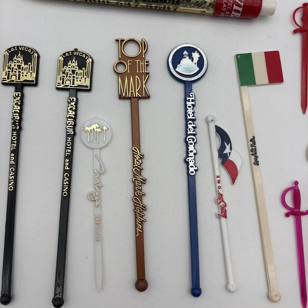 Vintage Casino Swizzle Sticks & Pens Lot 24 Excalibur Caesars Desert Inn‎ Vegas